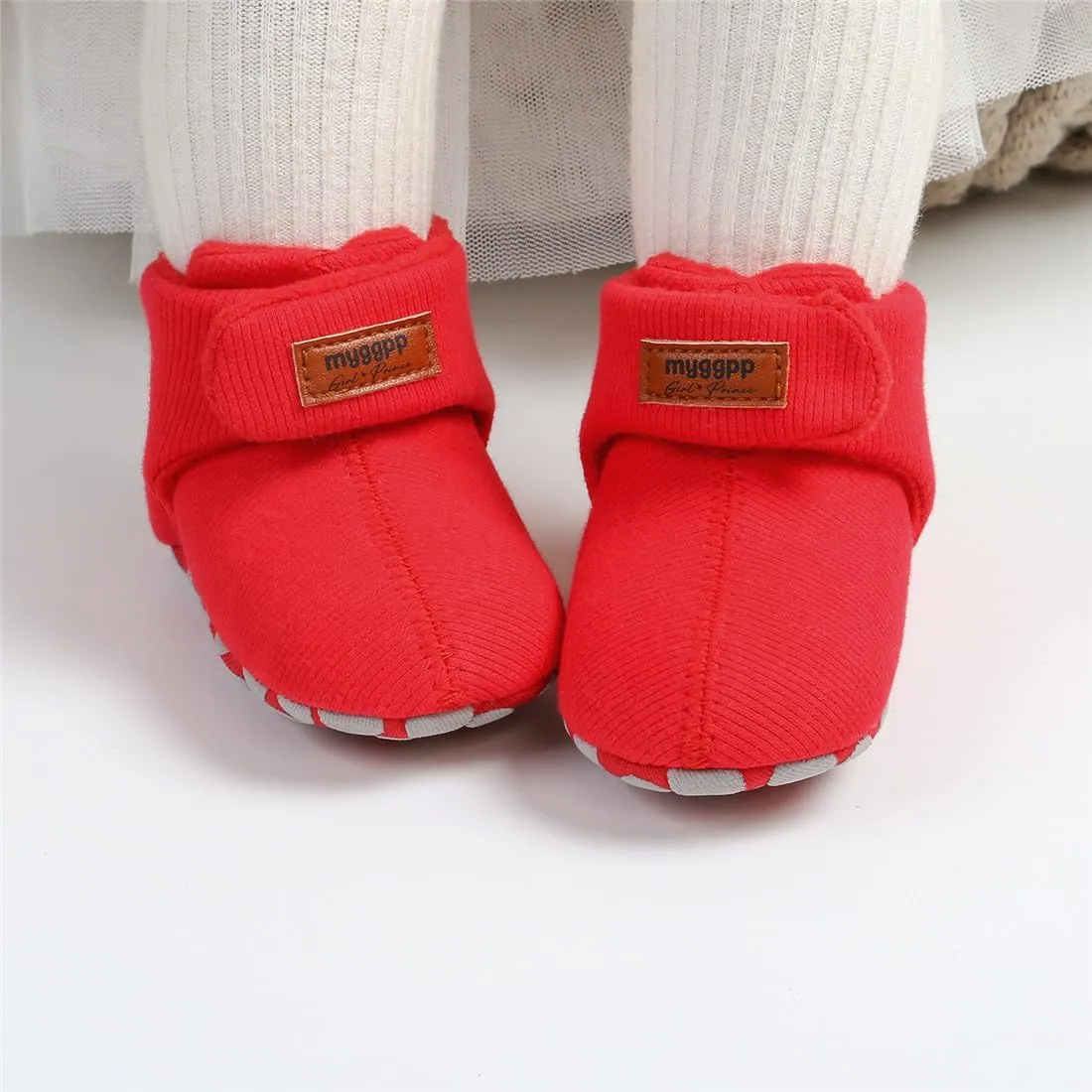 GDSDYM Baby Booties Cozy Fleece Slippers Soft Baby Shoes With Gripper Soles, Winter Infant Newborn Crib Sock Shoes Warm Footwear First Walkers