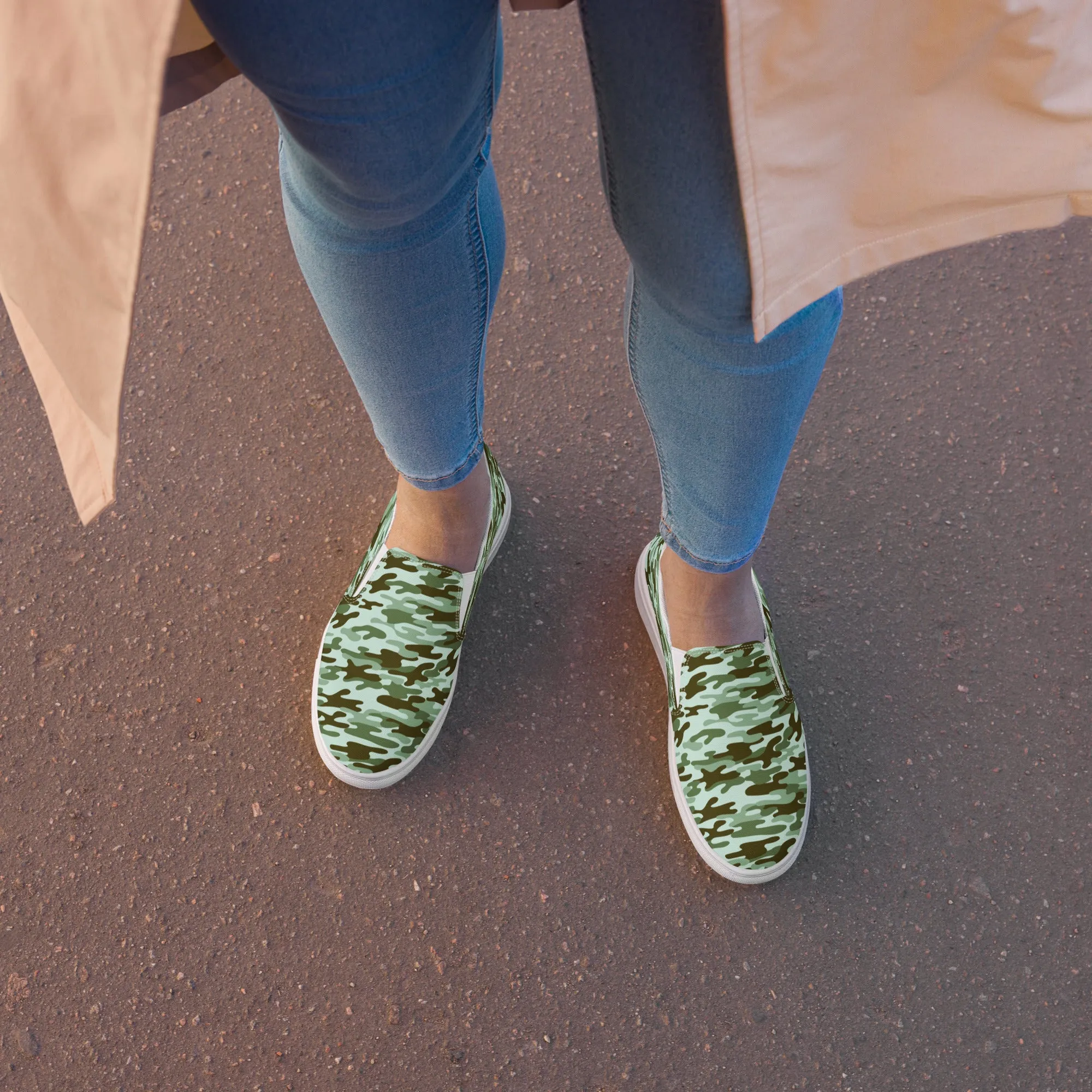 Green Camo Print Women's Shoes, Green Camouflage Army Military Print Women’s Slip-On Canvas Shoes (US Size: 5-12)