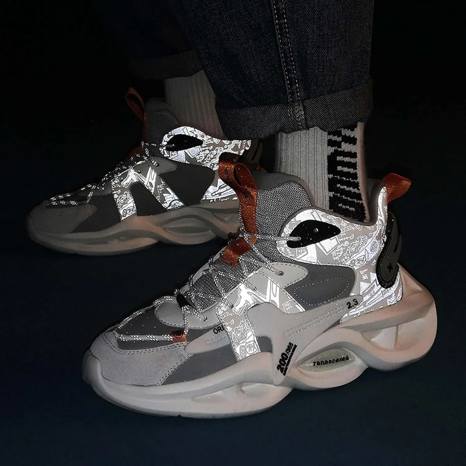 Men's Classic Noctilucent Casual and Fashionable Basketball Shoes Lightweight and Wide Edition Walking Shoes Team Sports Shoes Street Basketball Shoes Jogging Shoes Durable for Hiking Sports Shoes