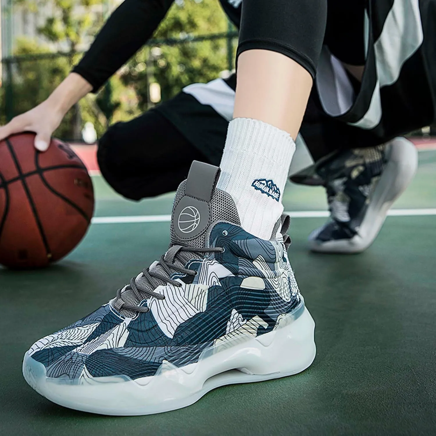 Men's Women's Classic Graffiti Casual Fashion Breathable Basketball Shoes Lightweight Wide Edition Walking Shoes Team Sports Shoes Street Basketball Shoes Jogging Shoes Durable Hiking Shoes