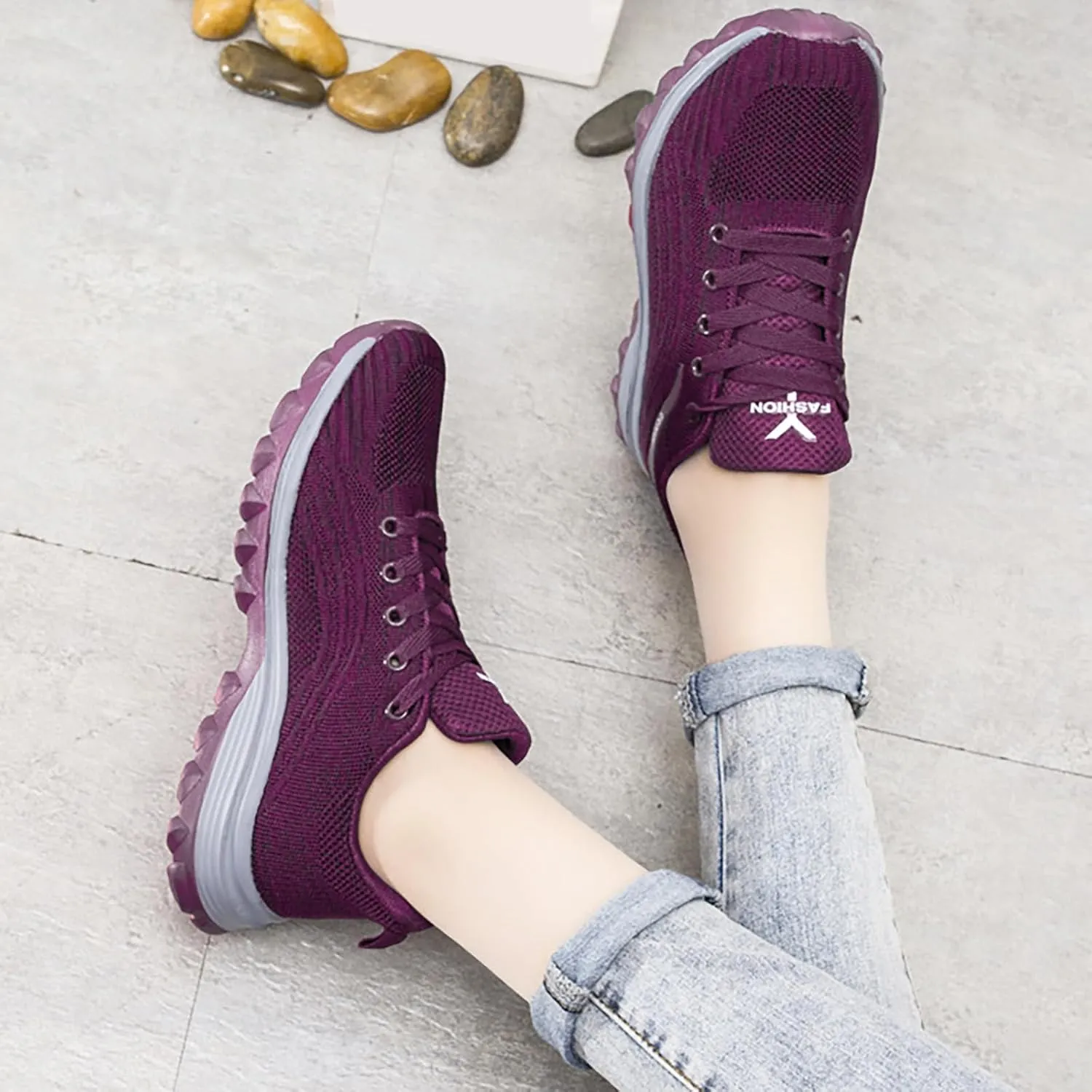 Slip on Walking Shoes Women Memory Foam Non Slip Comfortable Running Shoes Breathable Mesh Sports Workout Tennis Shoes Ladies 2024 Fashion Sneakers